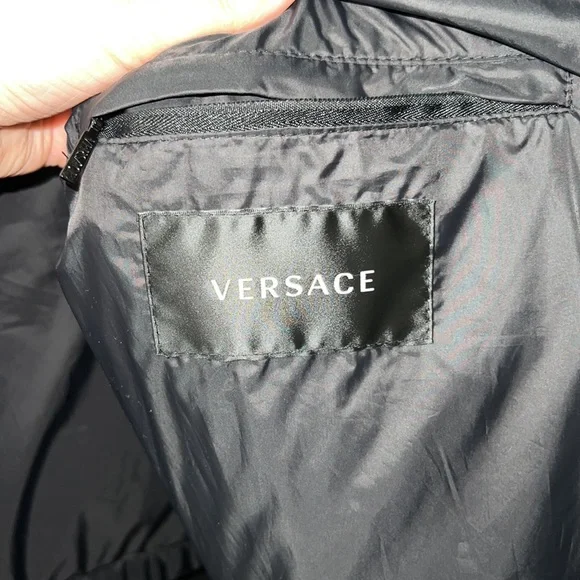 Versace Men sleeveless puffer jacket